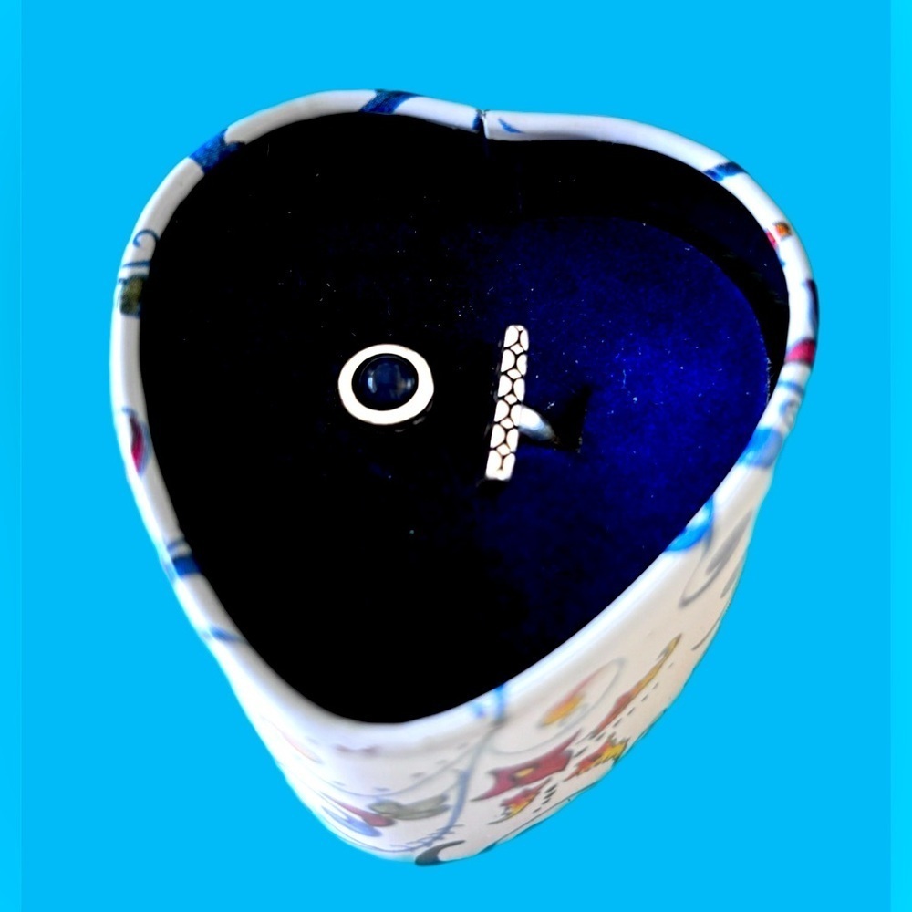 Brighton Blue Stone Modernist
Design Silver Ring MIB Size 6 Adjustable - Picture 7 of 7